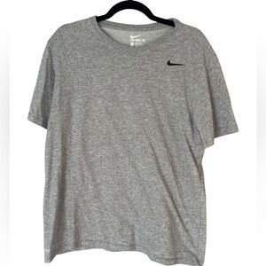 Men’s The Nike Tee Dri-Fit Athletic Cut Short Sleeve Workout Shirt L